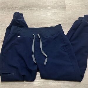 Figs Zamora Jogger Scrub Pants in navy, small/petite